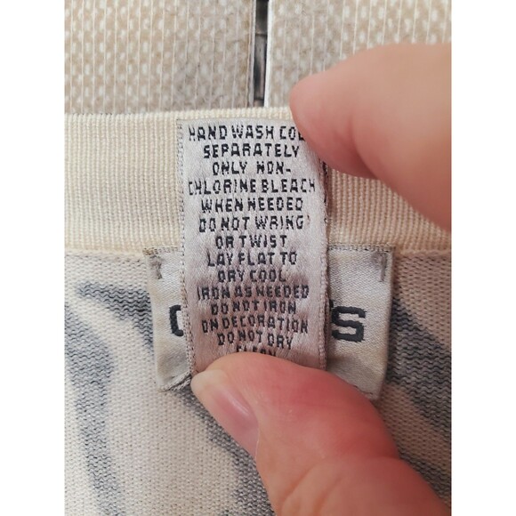 Chico's Silk Blend Animal Print Studded Long Sleeve Button-Up Cardigan Size 2 LG - Picture 5 of 7